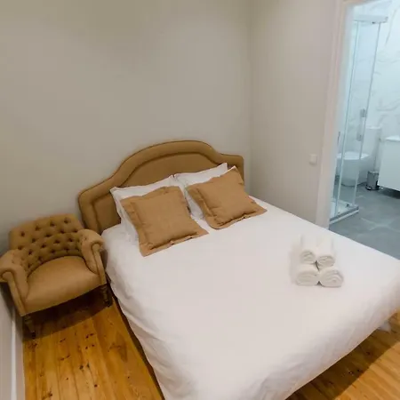 Charming Light-filled Spacious דירה *
