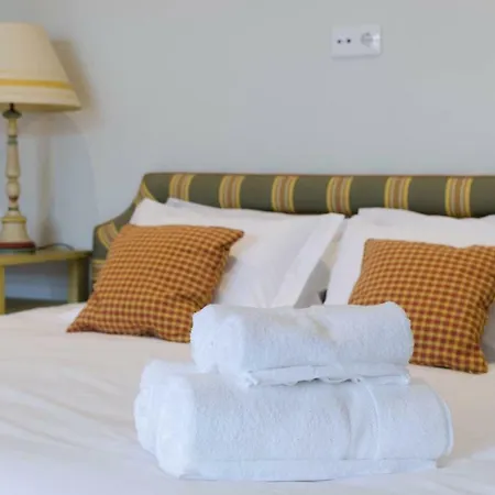 Charming Light-filled Spacious דירה ליסבון