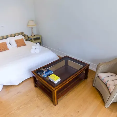 דירה Charming Light-filled Spacious
