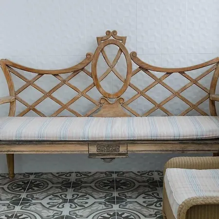 Charming Light-filled Spacious דירה *